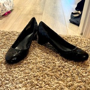 GUC Tory Burch Kaitlin Patent Pump